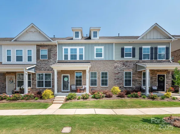 5432 Kinsbridge Dr, Mint Hill, NC 28227
