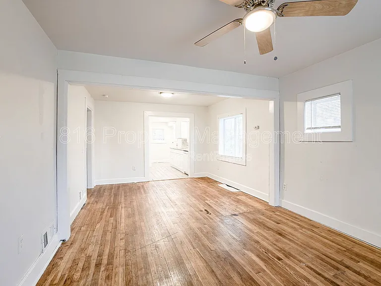 4109 Monroe Ave — Photo 2