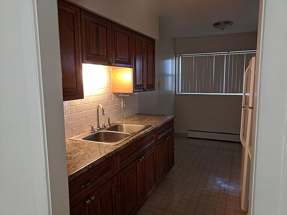 3rd image of 2069 Sibley Blvd