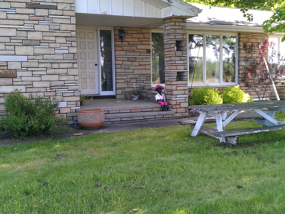 1st image of 217791 Silver Birch Cir