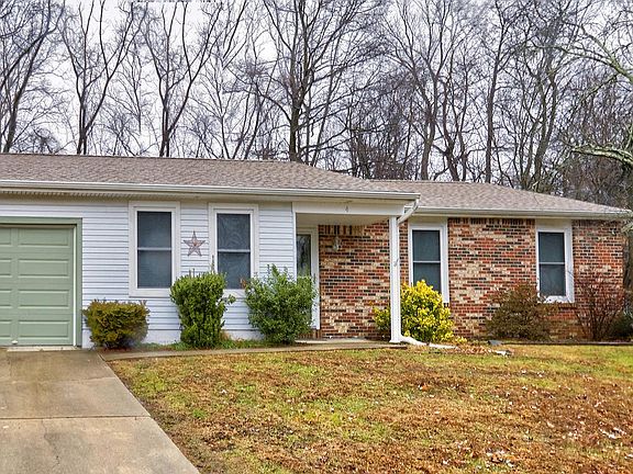 2nd image of 4 Quail Hollow Dr