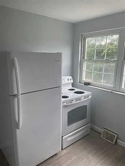 3 bed, 1240 sqft, $1,350 — Photo 3