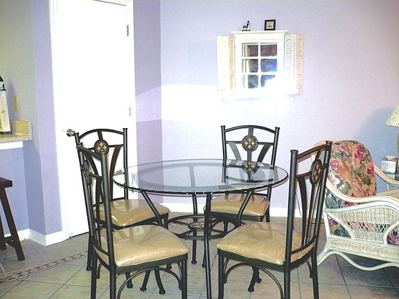 Dining area & washer/dryer closet