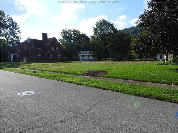 5th image of 2507 Kanawha Ave SE
