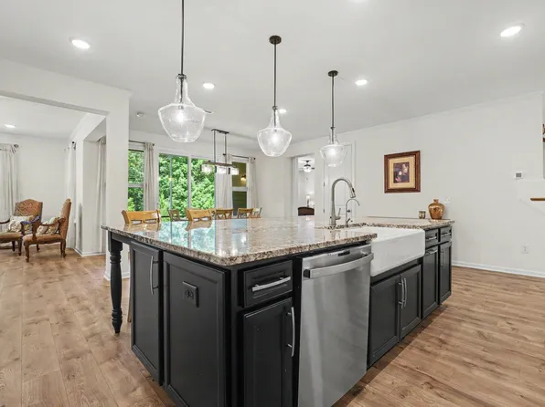 200 Wonderberry Way, Holly Springs, NC 27540