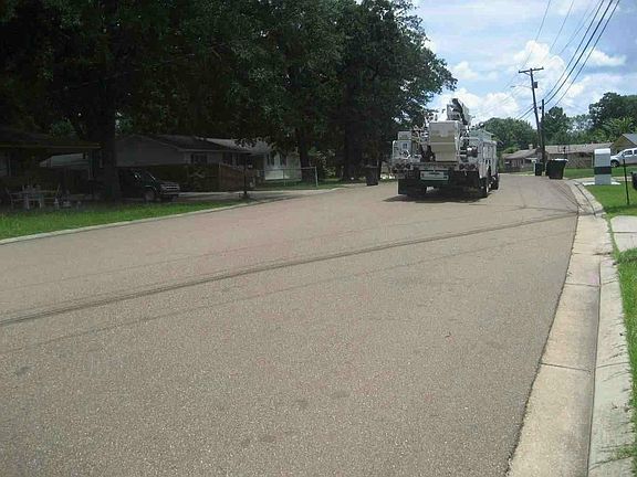 5th image of 222 Pemberton Dr