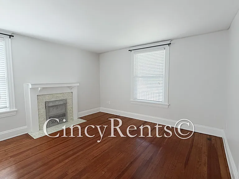 2836 Linwood Ave #1 — Photo 4
