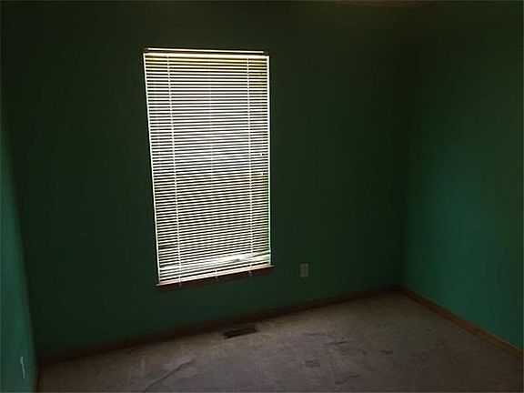 5th image of 5401 S Benton Ave