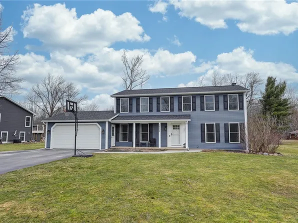 1754 Apple Hollow Ln, Hamlin, NY 14464
