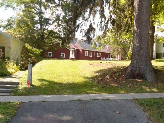 2nd image of 78 Pioneer St