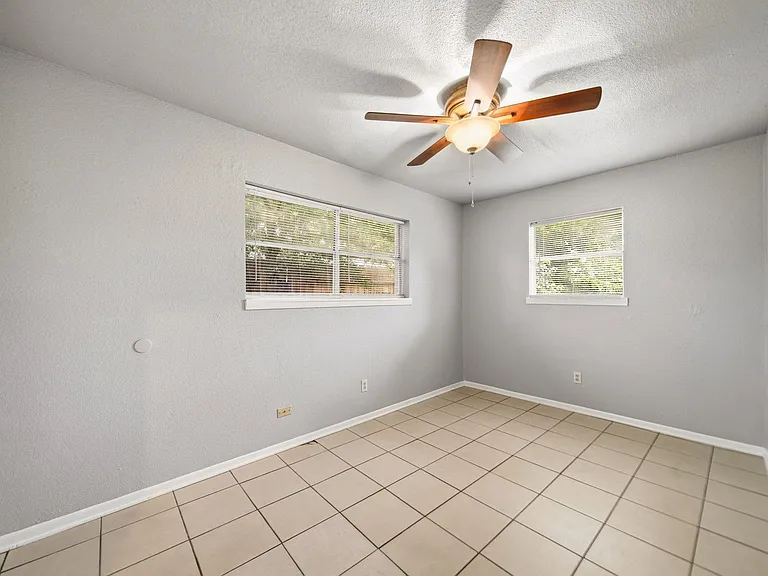 6116 Octavia St — Photo 10