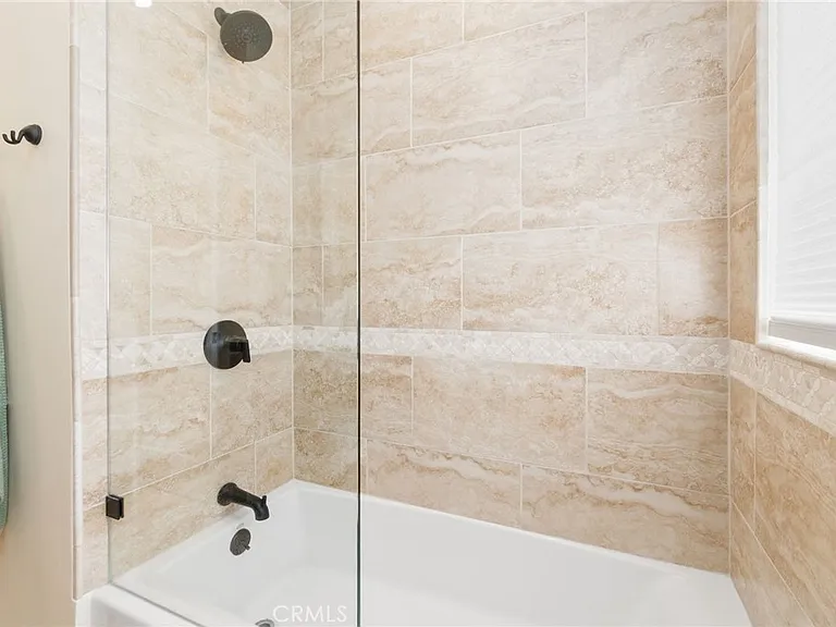 1027 S Malgren Ave — Photo 23