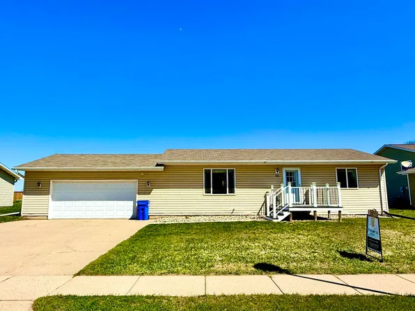 321 W Duke St, Vermillion, SD 57069