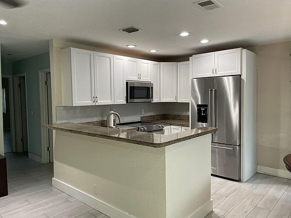 3rd image of 2213 NW 56th Avenue #3-C