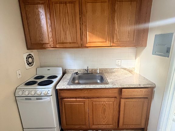 5th image of 158 Fountain St #1SH
