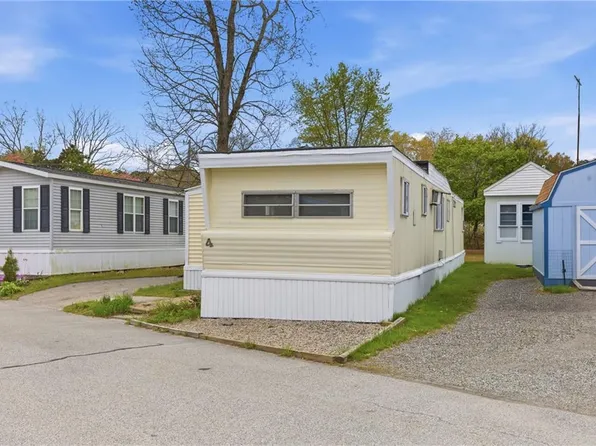 4 Lane #3, Coventry, RI 02816