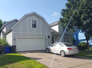 909 N Arroyo Dr, Olathe, KS 66061