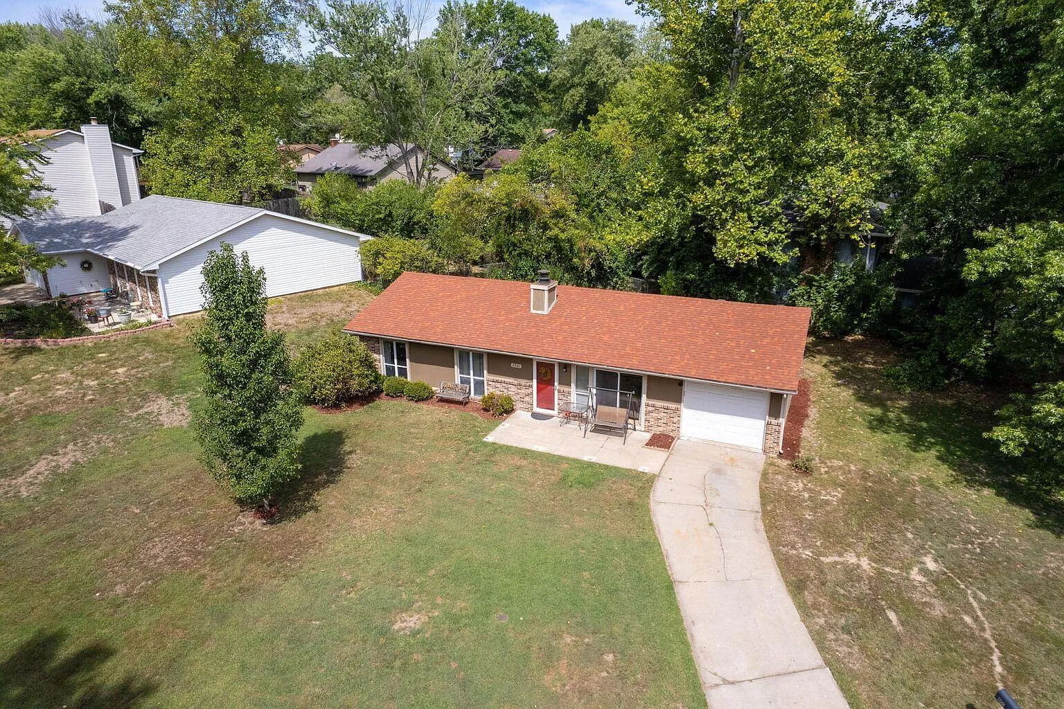 3 bed, 1.0 bath, 1092 sqft, $1,350 — Photo 2