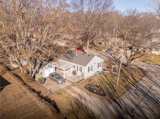 1200 NW B St, Blue Springs, MO 64015