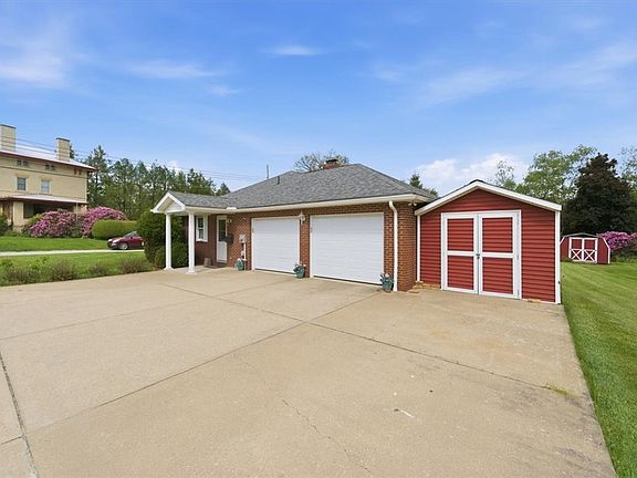 3rd image of 27 Miller Dr