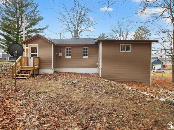 14166 Hicks Lake Dr, Evart, MI 49631