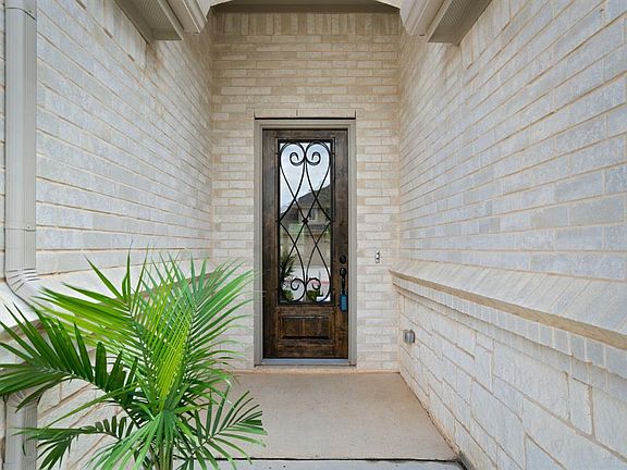 3rd image of 1019 Ladera Blvd
