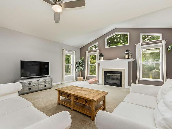 3rd image of 683 Woodcreek Ln