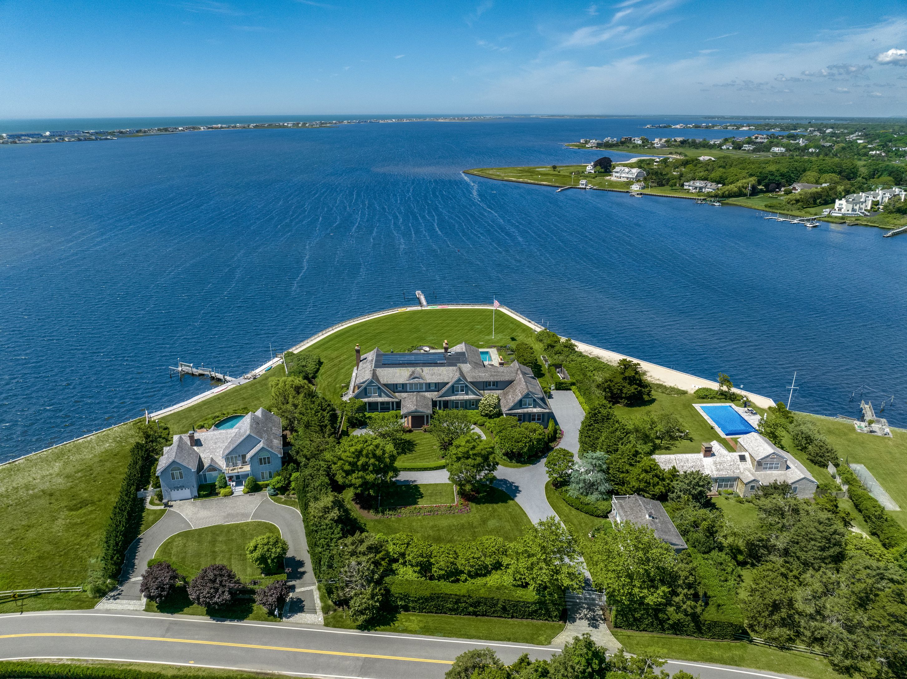 59 Shore Rd, Westhampton, NY 11977 Out East