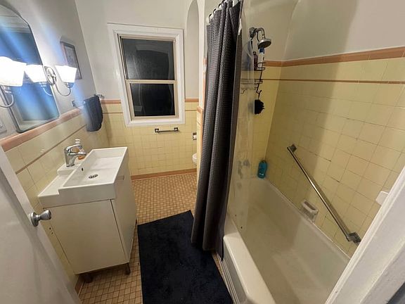 4th image of 267 E 9th Ave #1