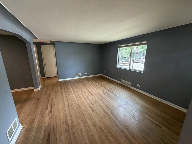 5385 S Crocker St — Photo 4