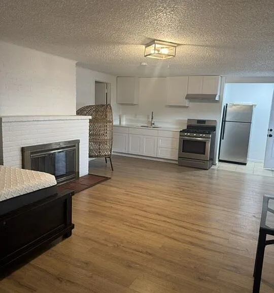 4933 Presidio Dr — Photo 2
