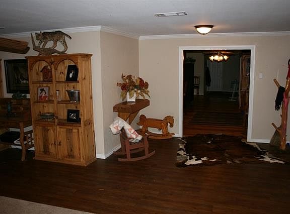 4th image of 443 Hilltop Dr