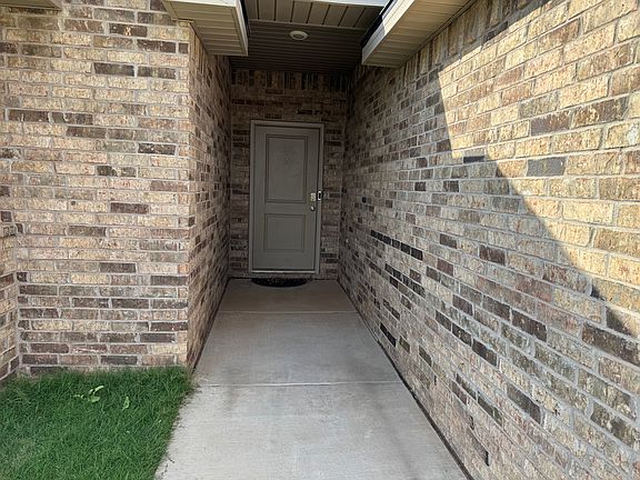 2nd image of 3004 Winfield Ave