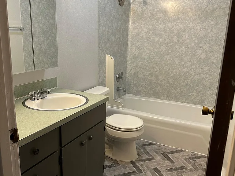 21805 SE Alder Dr #2 — Photo 3