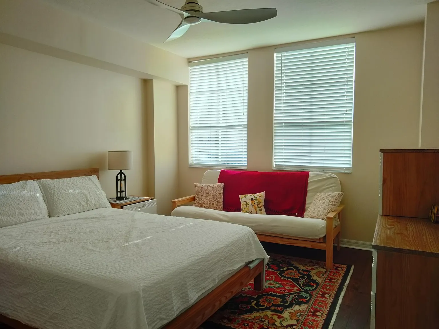 2 bed, 2.0 bath, 1118 sqft, $3,500 — Photo 3