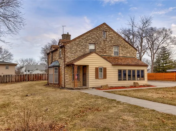 1709 Laurel St, Dallas Center, IA 50063