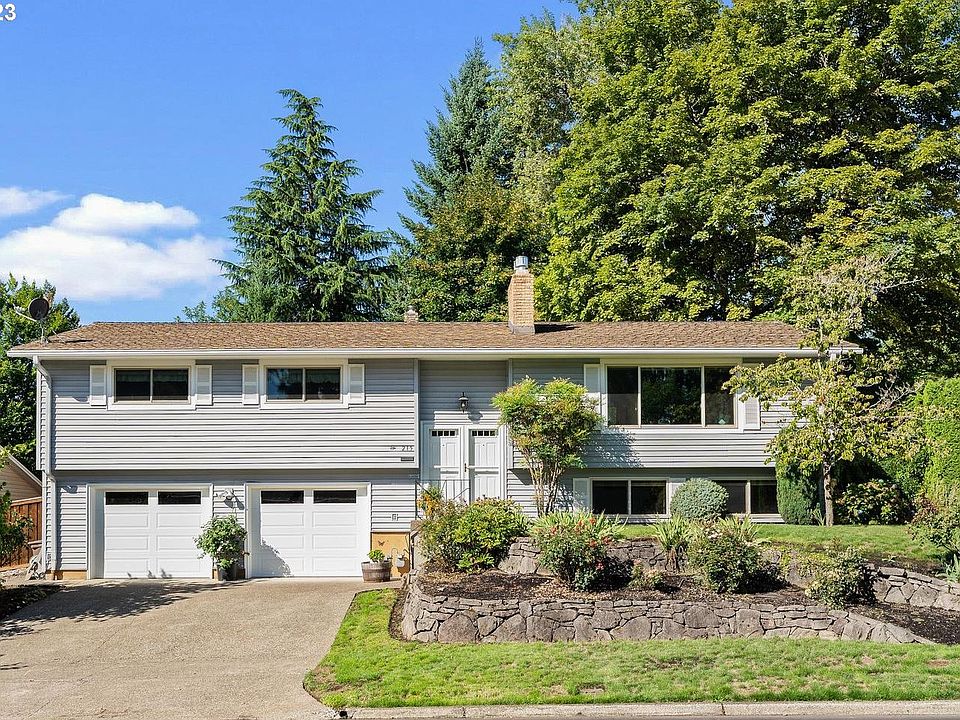 1st image of 215 NE 17th Ave