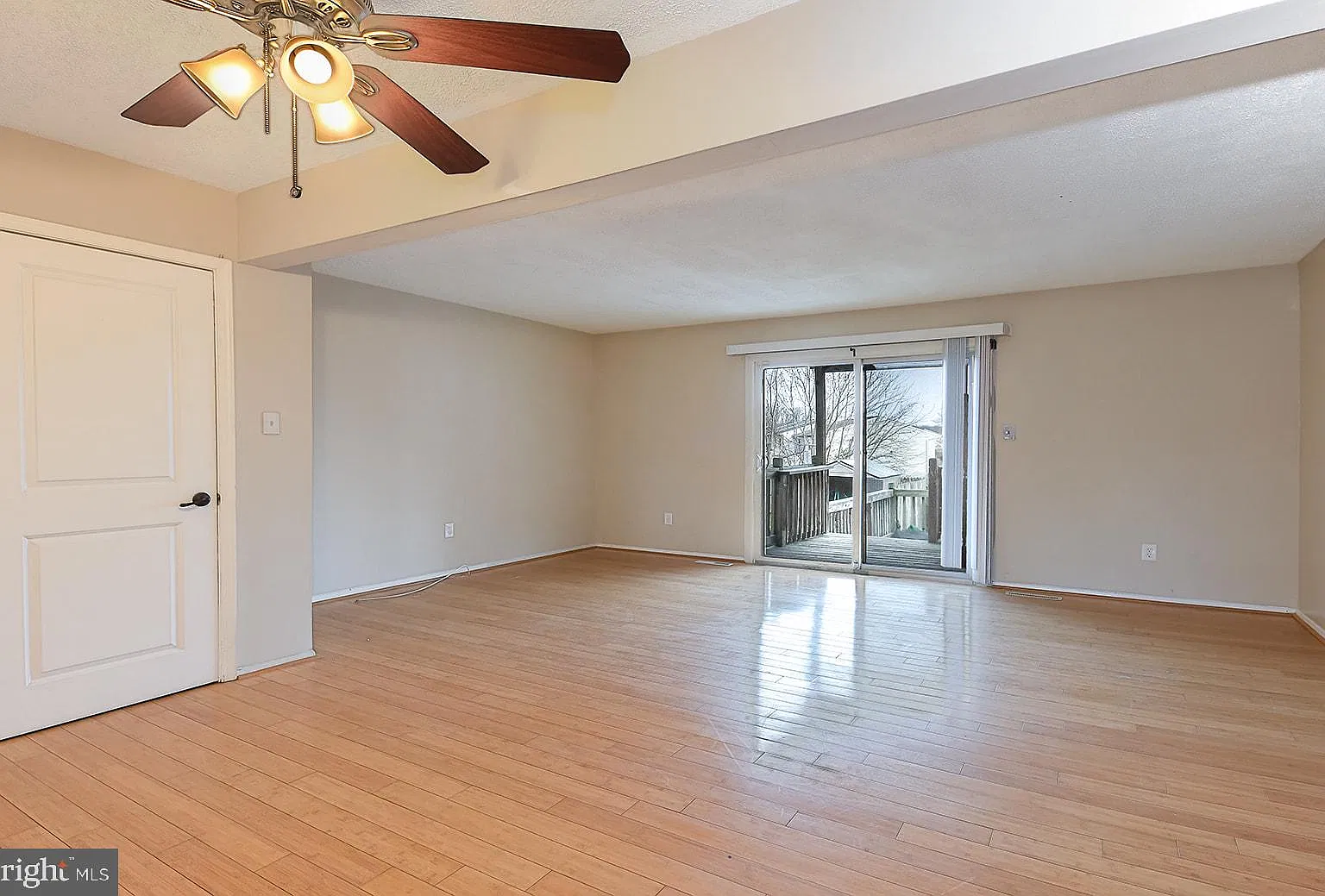 3 bed, 1.5 bath, 1116 sqft, $2,450 — Photo 3