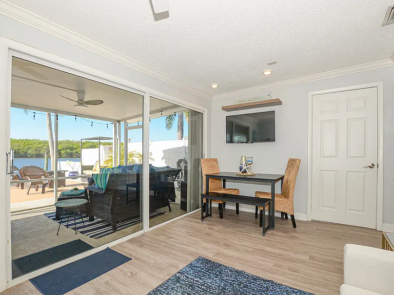 110 SW Hideaway Pl — Photo 11