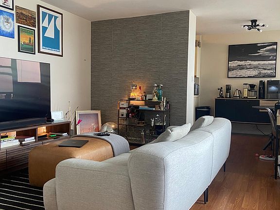 4th image of 3420 N Lake Shore Dr APT 11O