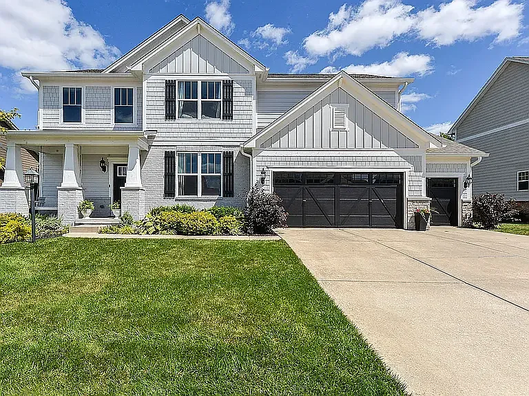 15717 Viking Commander Way photo 1