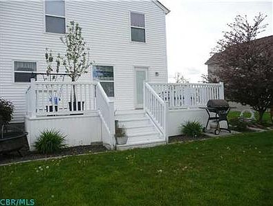 3rd image of 138 Lantern Chase Dr