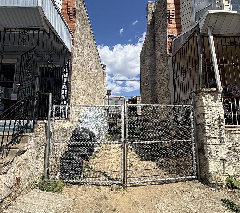 1st image of 3349 Ella St
