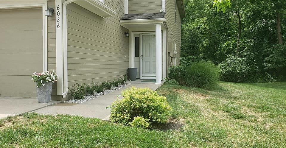 2nd image of 6026 NE Moonstone Dr #17-D