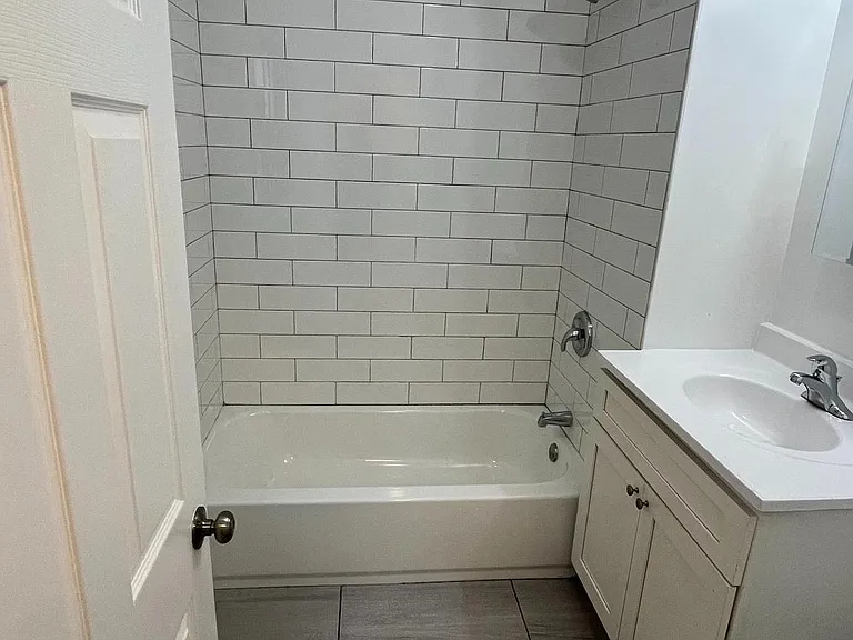 2823 Amber St — Photo 9