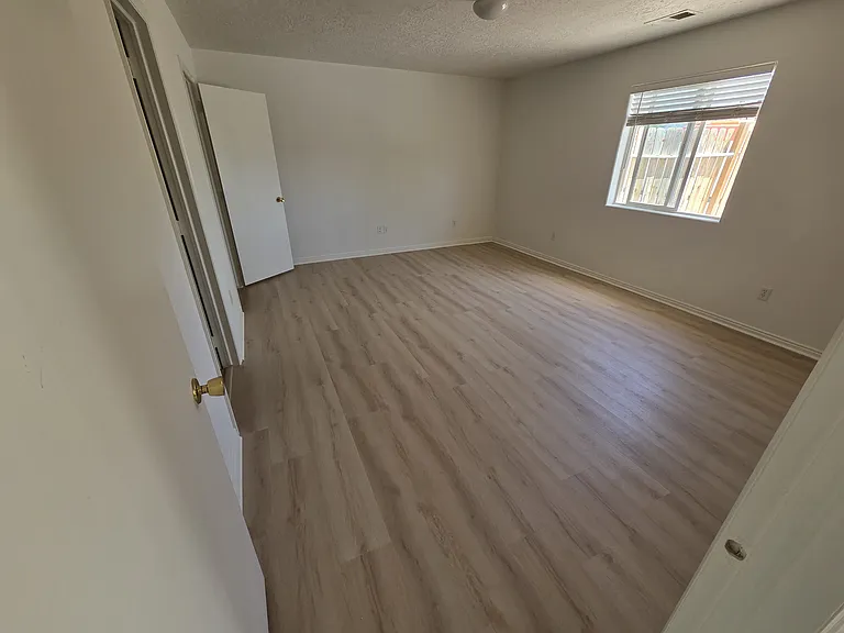 647 W 1225 N — Photo 3