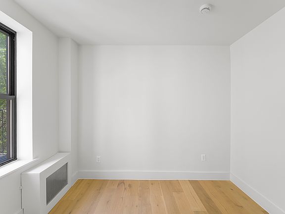 5th image of 236 W 15th St #39