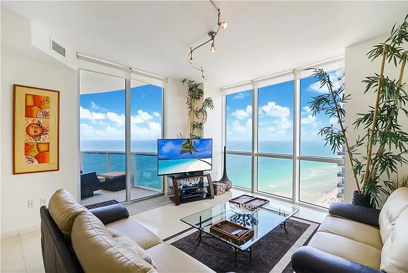 18201 Collins Ave #4209A
