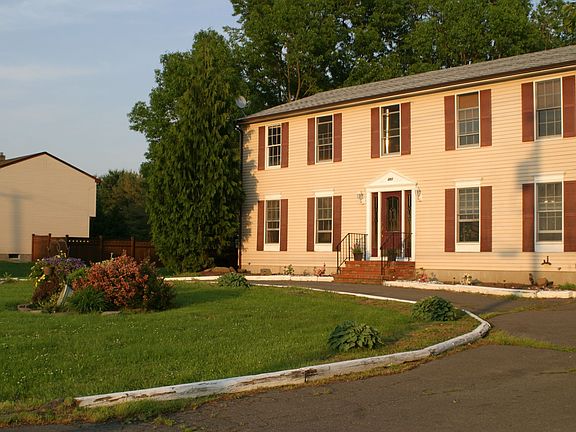 2nd image of 201 South Ln