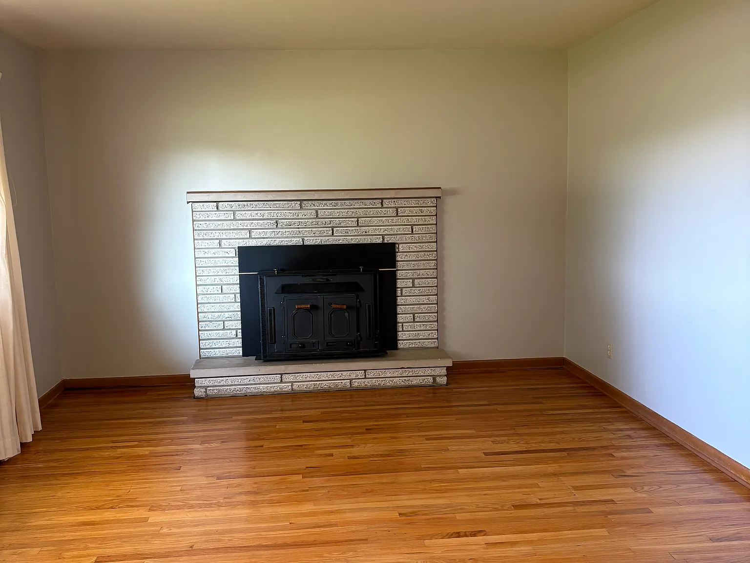 3 bed, 1431 sqft, $1,600 — Photo 2